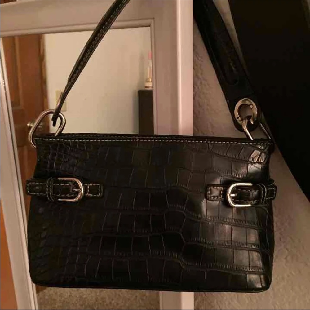 Black Tommy Hilfiger purse